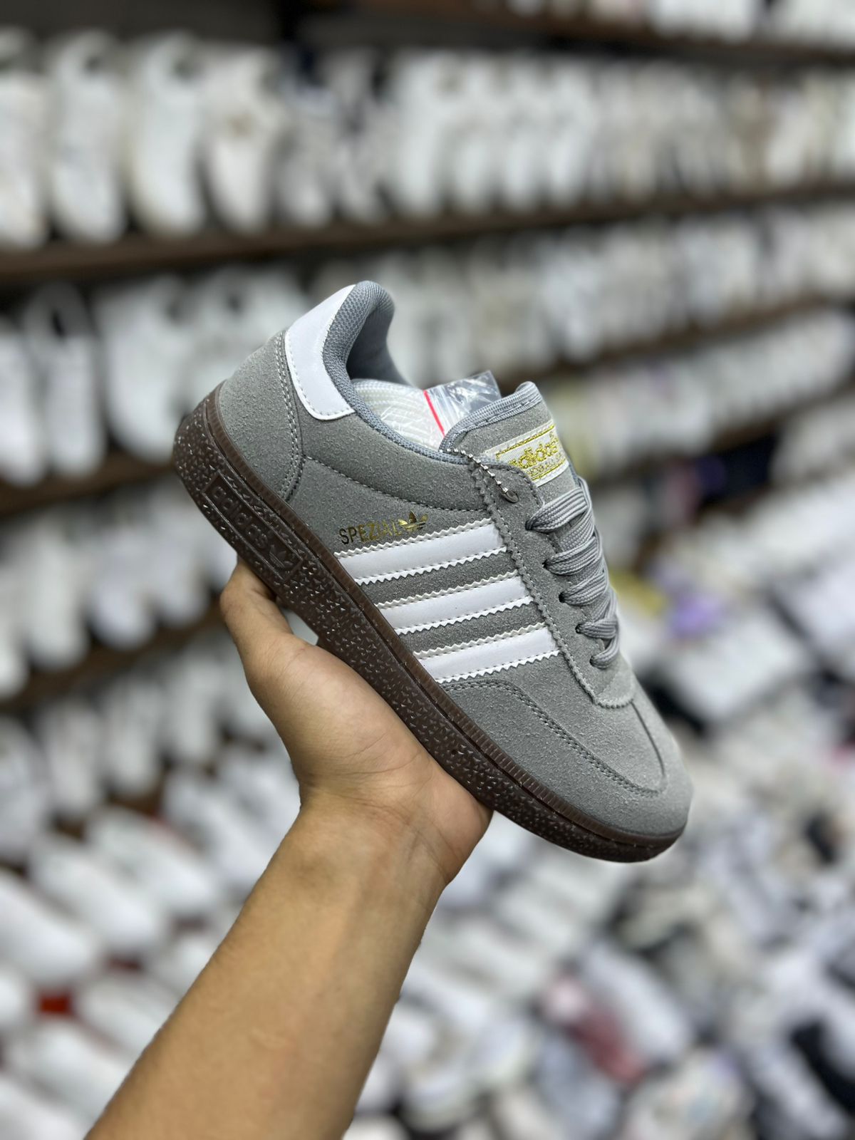 حذاء رياضي كلاسيكي للاطفال